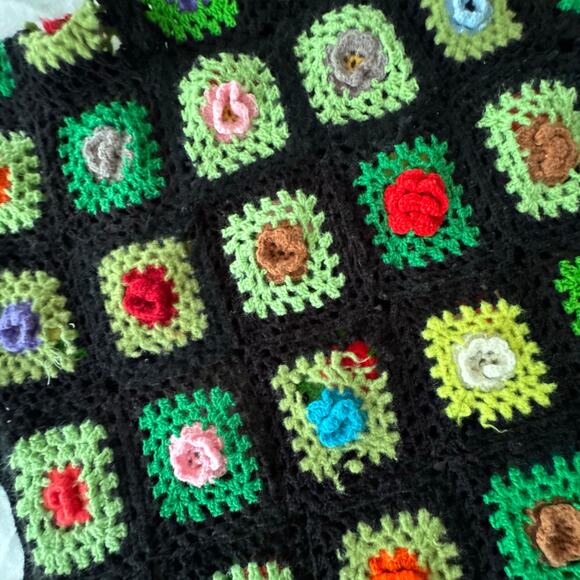Vintage Handmade Granny Square Afghan Crochet Blanket 3D Rose 80’’ x 27’’ - Picture 2 of 9